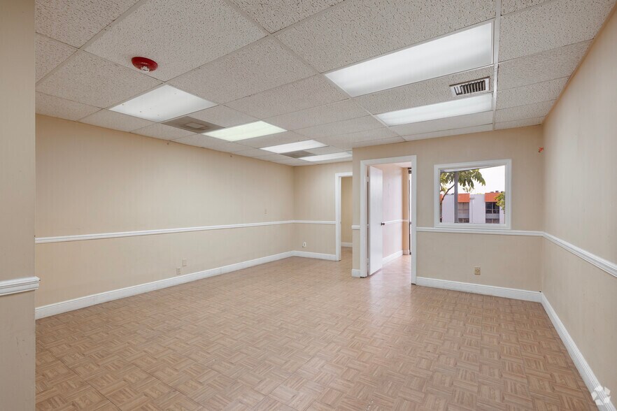 More Photos Of 540 NW 165th St, Miami Office For Lease