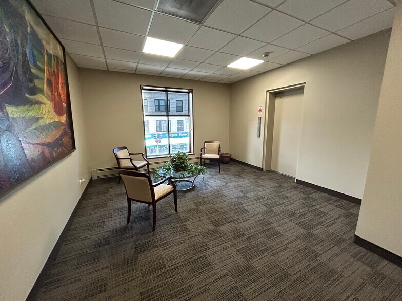 More Photos Of 840 S Oak Park Ave, Oak Park Office For Sale