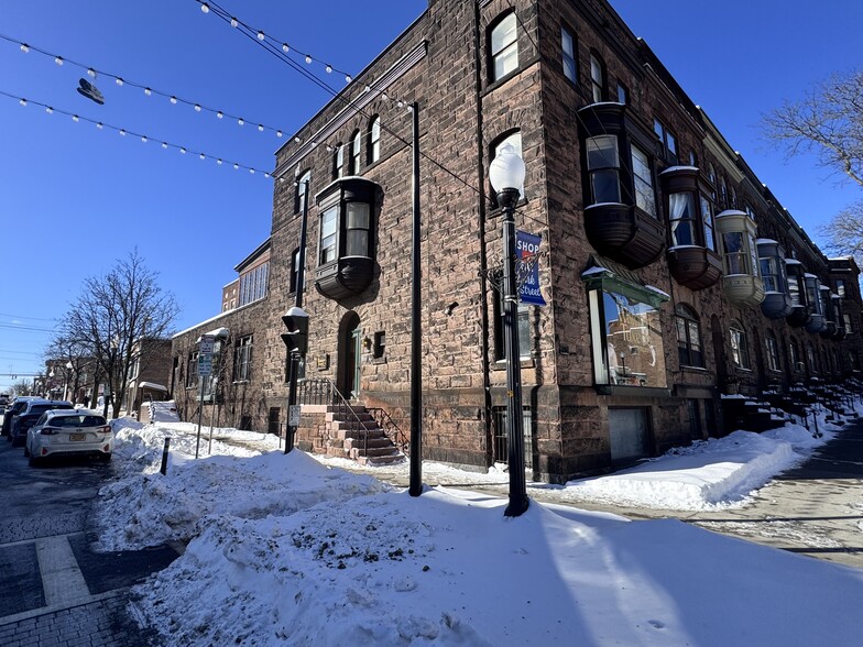 More Photos Of 204 Lancaster St, Albany Storefront Retail Residential For Sale