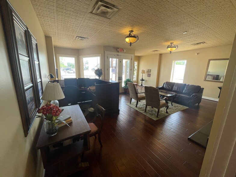 More Photos Of 148 S Houston St, Wharton Office For Sale