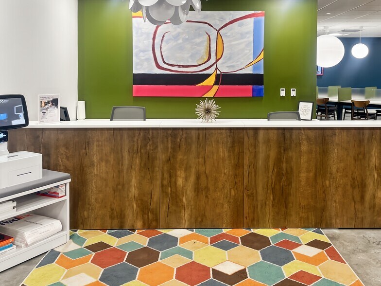 More Photos Of 400 N Main St, Royal Oak Coworking Space