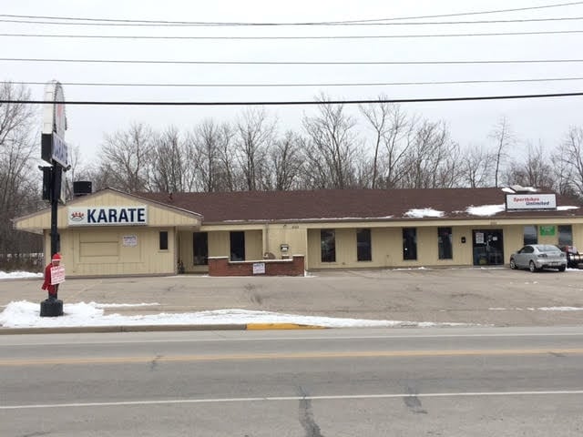 More Photos Of 8758 Crawfordsville Rd, Indianapolis Freestanding For Sale