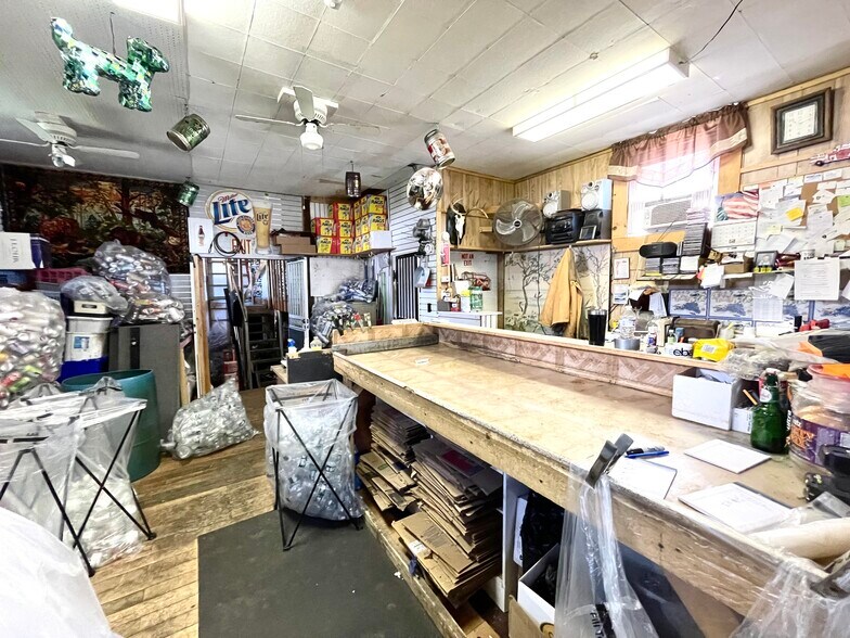 More Photos Of 9 Ontario St, Liberty Freestanding For Sale