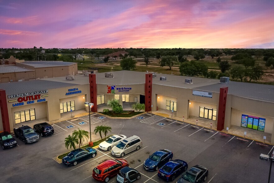 More Photos Of 901 Travis St, Mission General Retail For Sale