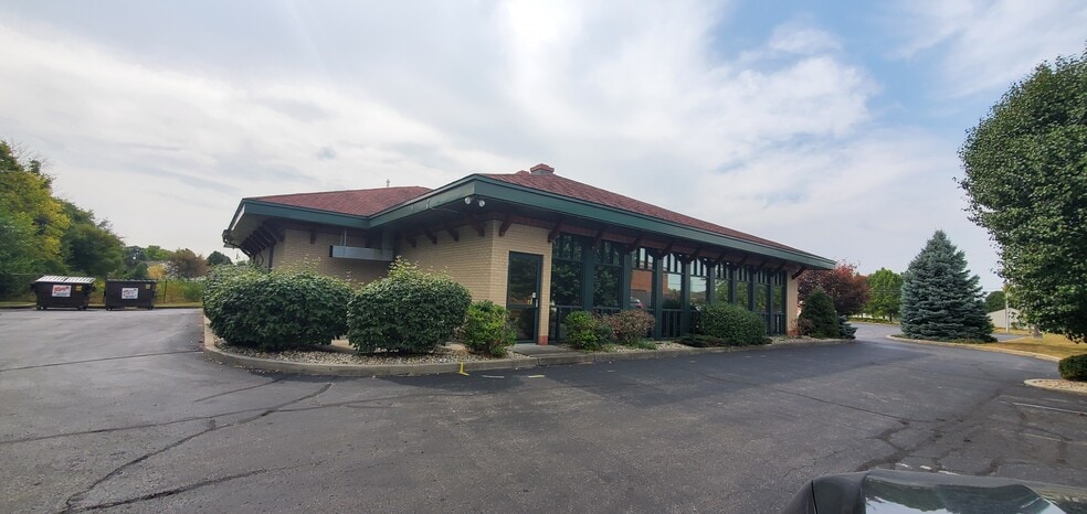 More Photos Of 7045 Bluff Rd, Indianapolis Freestanding For Sale