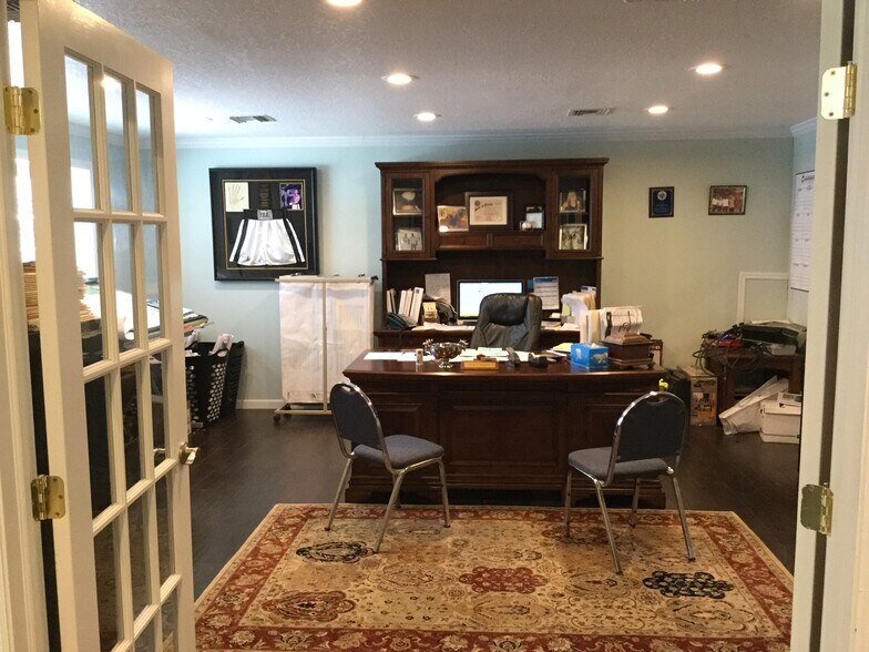 More Photos Of 4180 Dow Rd, Melbourne Warehouse For Lease