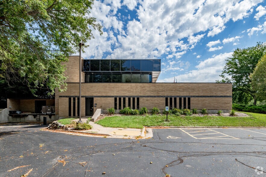 More Photos Of 575 W Madison St, Waterloo Loft Creative Space For Lease