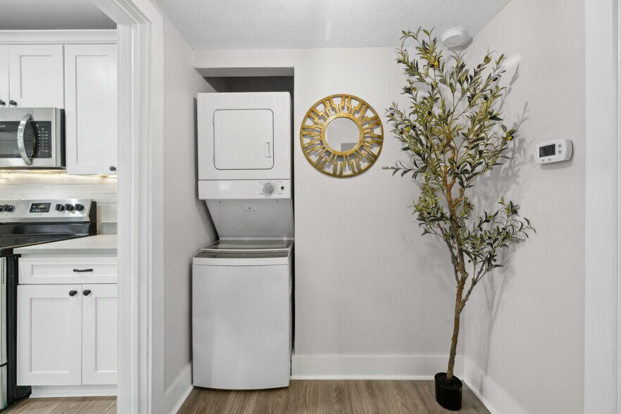 More Photos Of 240 E 6th St, Jacksonville Specialty For Sale