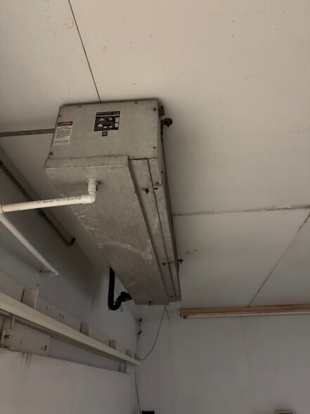 More Photos Of 8716 SE 15th St, Oklahoma City Distribution For Sale