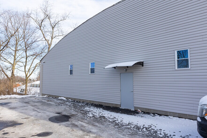 More Photos Of 5920-5924 Steubenville Pike, McKees Rocks Storefront For Lease