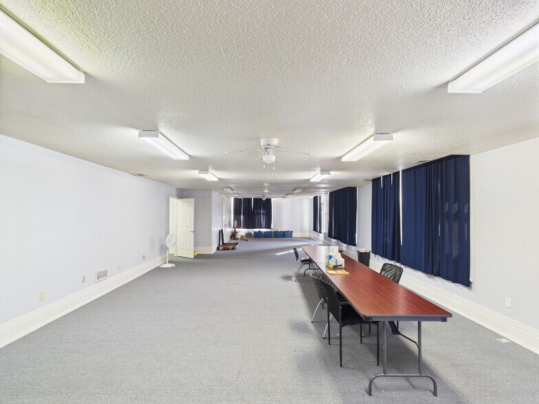 More Photos Of 619 Blondeau St, Keokuk Office For Sale
