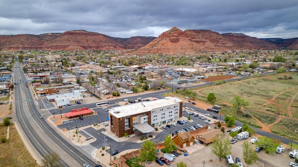More Photos Of 465 S 100 E, Kanab Hospitality For Sale