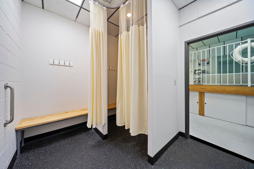 More Photos Of 1478-1498 S Elliott St, Pryor Office For Lease