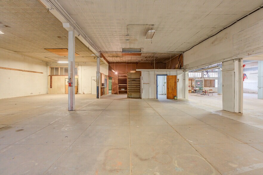 More Photos Of 1301 Buddy Holly Ave, Lubbock Warehouse For Lease