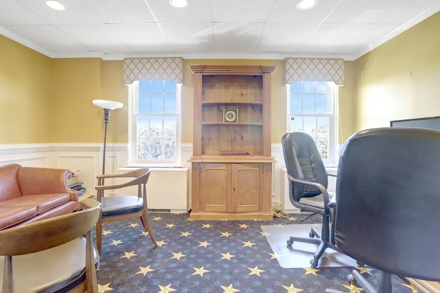 More Photos Of 313 Park Ave, Falls Church Medical For Sale