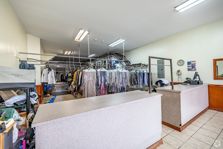 More Photos Of 2004-2006 Bergenline Ave, Union City Apartments For Sale