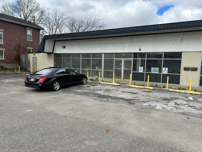 More Photos Of 309 Ruffner Ave, Charleston Convenience Store For Lease