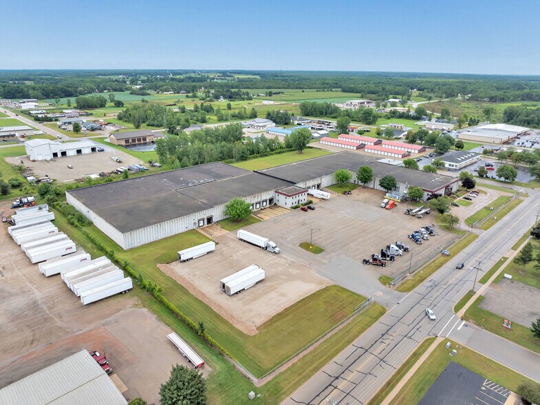 More Photos Of 205 E Highland Dr, Oconto Falls Service For Lease