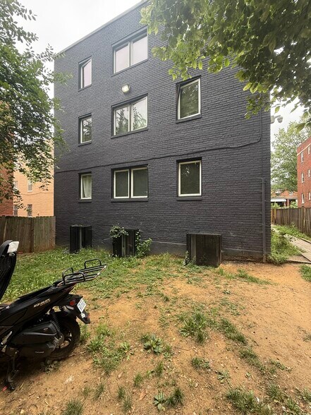 More Photos Of 1907 18th St SE, Washington Apartments For Sale