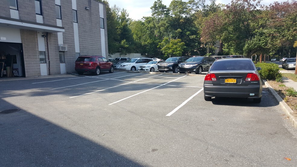 More Photos Of 319-321 E Shore Rd, Great Neck Research And Development For Lease