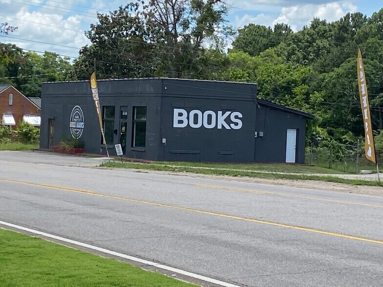 More Photos Of 1605 Vernon St, Lagrange Unknown For Lease