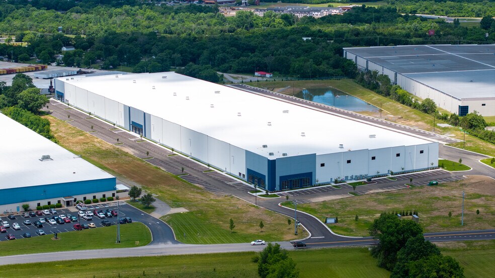 More Photos Of 575 Maddox Simpson Pkwy, Lebanon Distribution For Lease