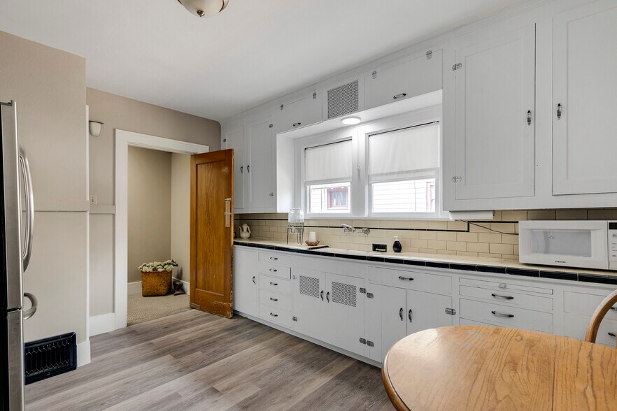 More Photos Of 1742 NE 43rd Ave, Portland Office Residential For Sale