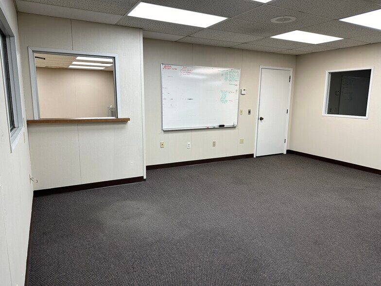 More Photos Of 8201 State Highway 66, Tulsa Showroom For Sale