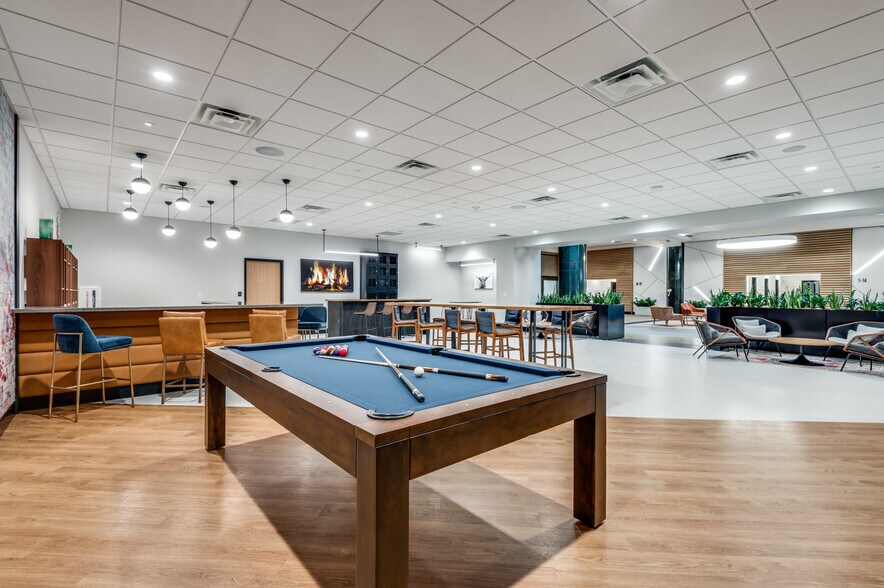 More Photos Of 600 E Las Colinas Blvd, Irving Office For Lease