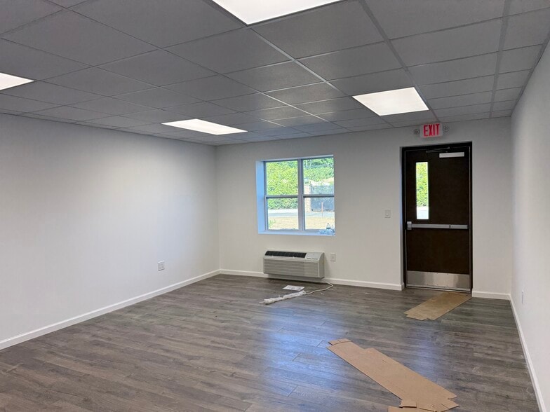 More Photos Of 7 Union Hill Rd, Monroe Township Unknown For Lease