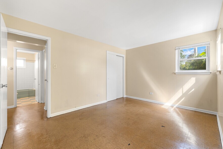 More Photos Of 3631 147th St, Midlothian Apartments For Sale