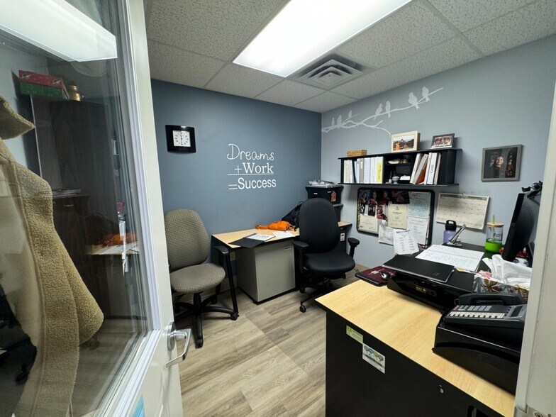 More Photos Of 7 E Water St, Little Curren Storefront Retail Residential For Sale