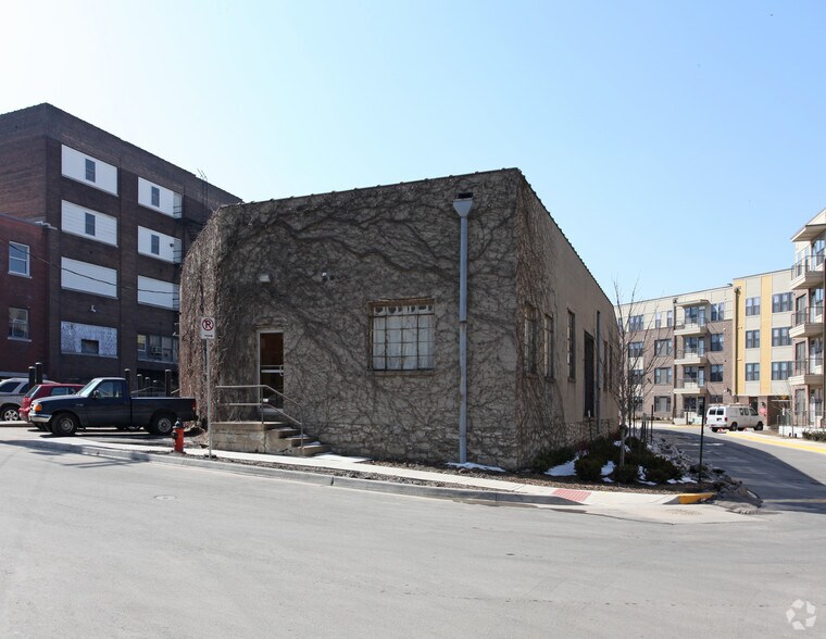 More Photos Of 200 Wyandotte St, Kansas City Storefront Retail Office For Sale