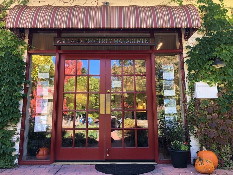 More Photos Of 40 Church St, Ashland Office Residential For Lease