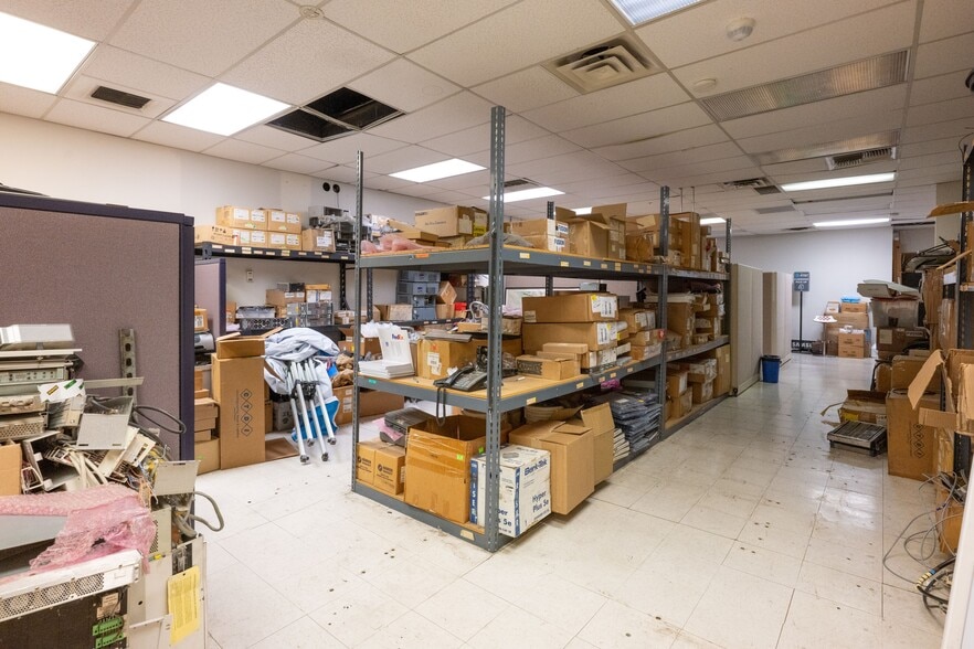 More Photos Of 4180 Truxtun Ave, Bakersfield General Retail For Sale