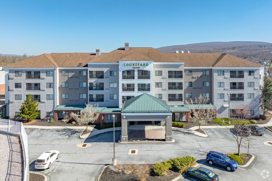 More Photos Of 2 Convention Center Dr, Altoona Hotel For Sale