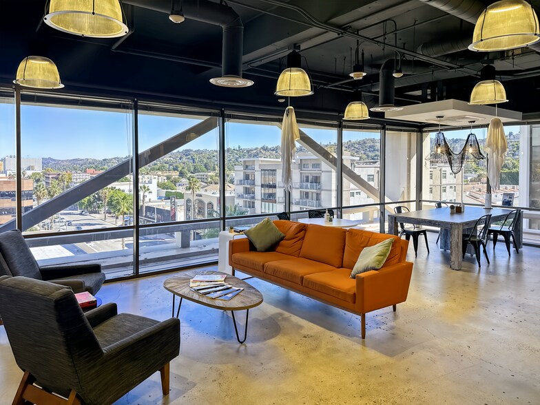 More Photos Of 15233 Ventura Blvd, Sherman Oaks Office For Lease