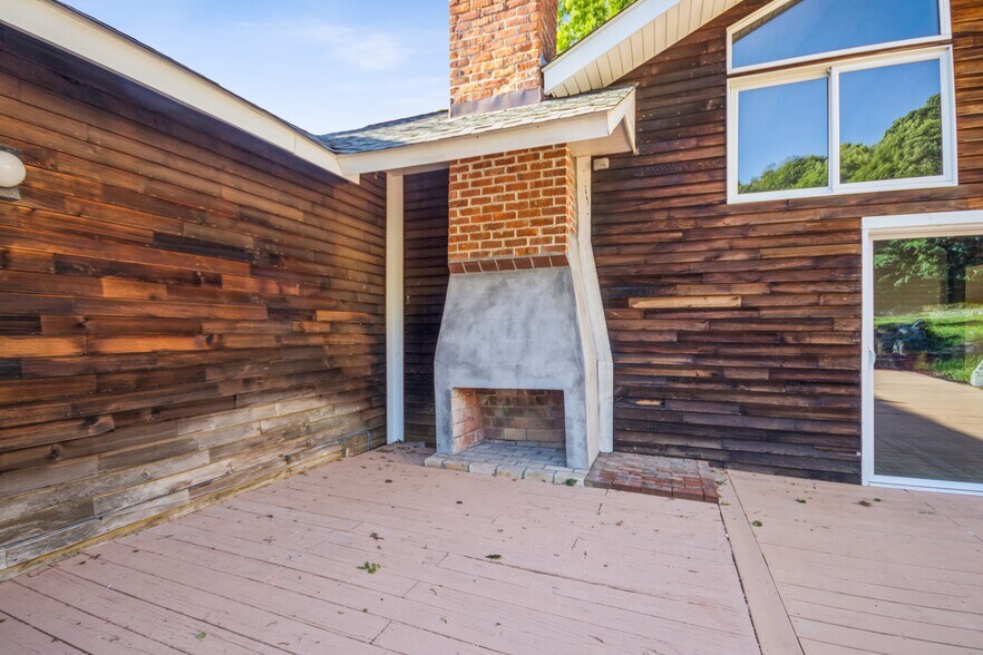 More Photos Of 584 Milltown Rd, Brewster Village Specialty For Sale