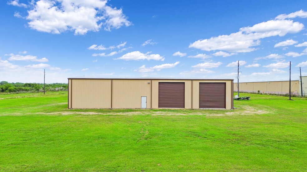 More Photos Of 2245 Randon Dyer, Rosenberg Warehouse For Sale