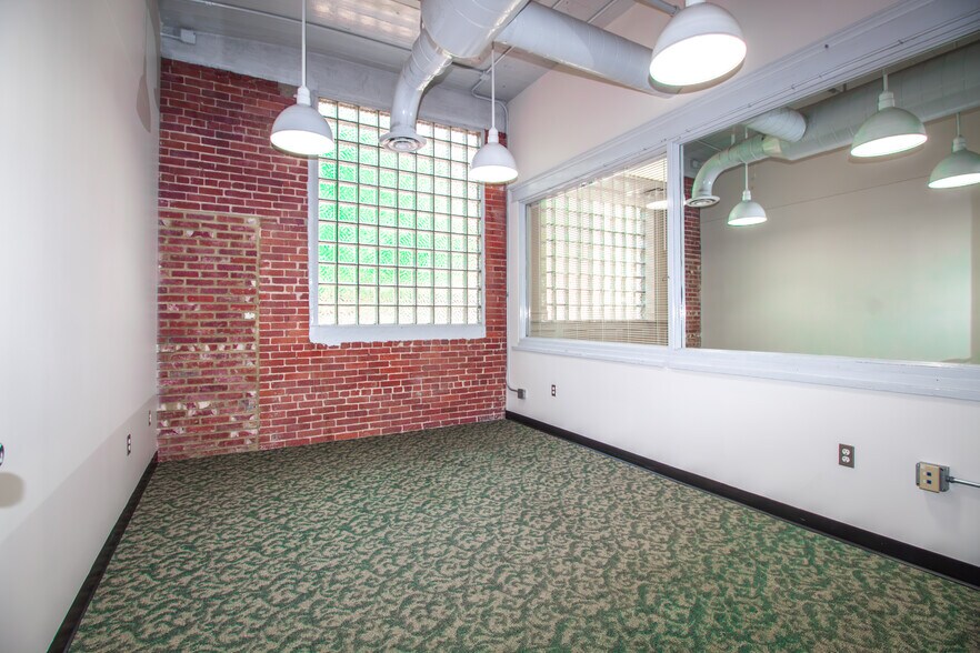 More Photos Of 50 Clay St, Morgantown Office Residential For Lease