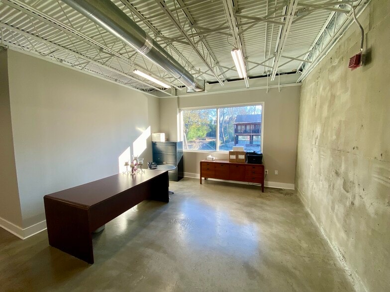More Photos Of 3304 N State St, Jackson Loft Creative Space For Lease