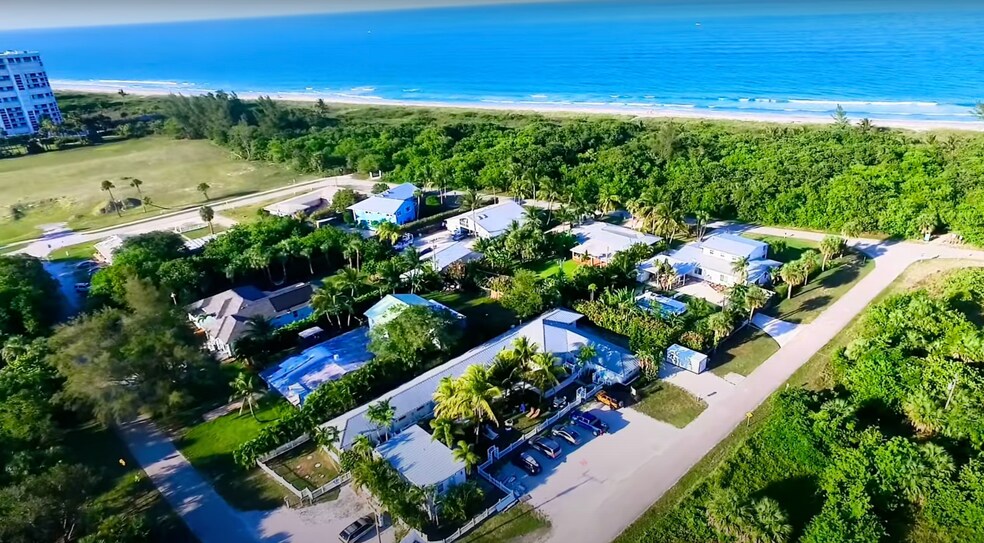 More Photos Of 2502 Tamarind Dr, Hutchinson Island Hotel For Sale