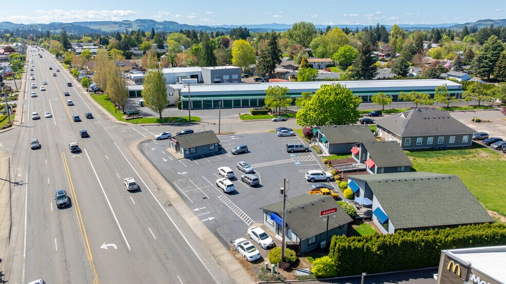 More Photos Of 2911 E Portland Rd, Newberg Office For Sale