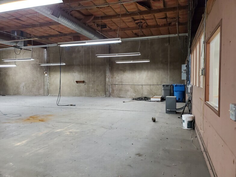 More Photos Of 103 B St, Marysville Warehouse For Lease