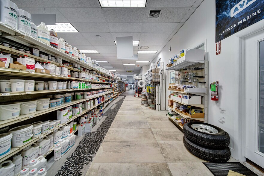 More Photos Of 14951 S Dixie Hwy, Palmetto Bay Freestanding For Lease