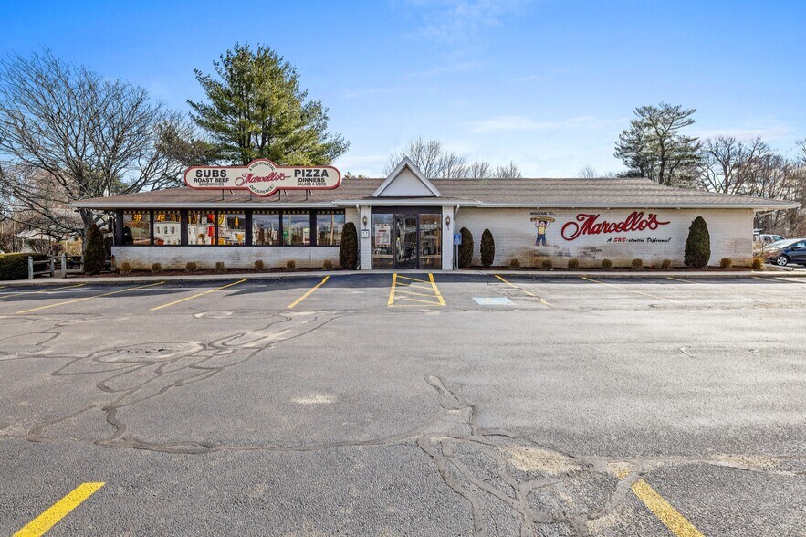 More Photos Of 733 Bedford St, Whitman Restaurant For Sale