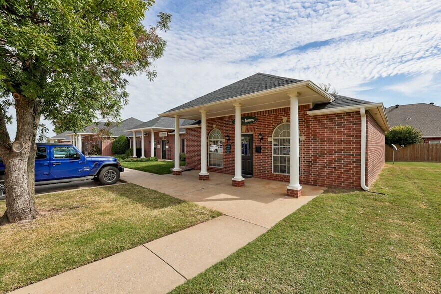 More Photos Of 500 N Financial Ter, Mustang Medical For Sale