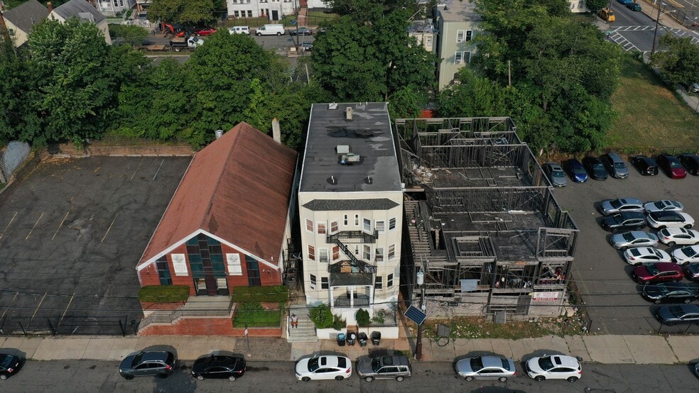 Primary Photo Of 101 Camden St, Newark Apartments For Sale