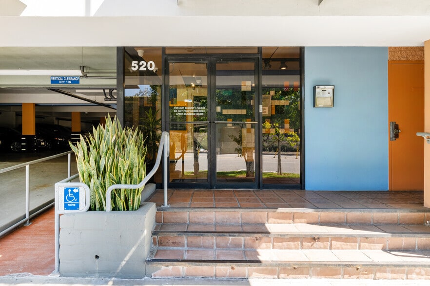 More Photos Of 520 S Sepulveda Blvd, Los Angeles Office For Lease