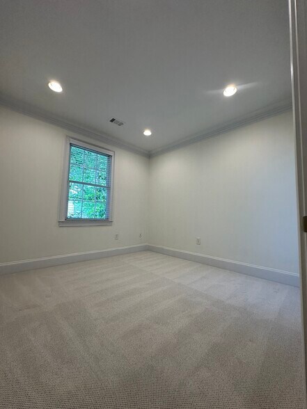 More Photos Of 2255 Sewell Mill Rd NE, Marietta Office For Lease